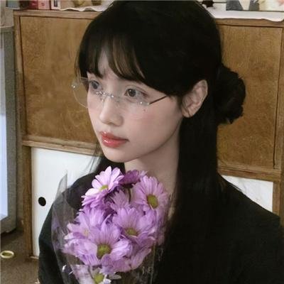 以泥为妆