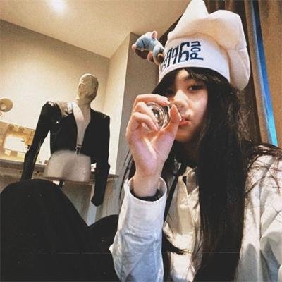 蕾哈娜内衣秀4